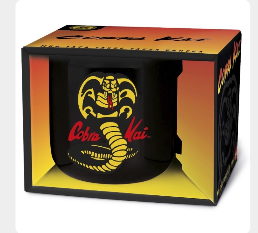 Stor Cobra Kai Young Adult Ceramic Breakfast Mug in Gift Box (400ml)